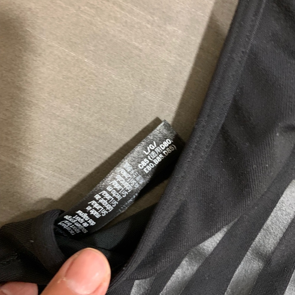 Sports bra - Picture 2 of 2